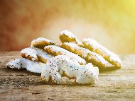 Рецепта Бучелати - сицилиански коледни смокинови сладки с глазура